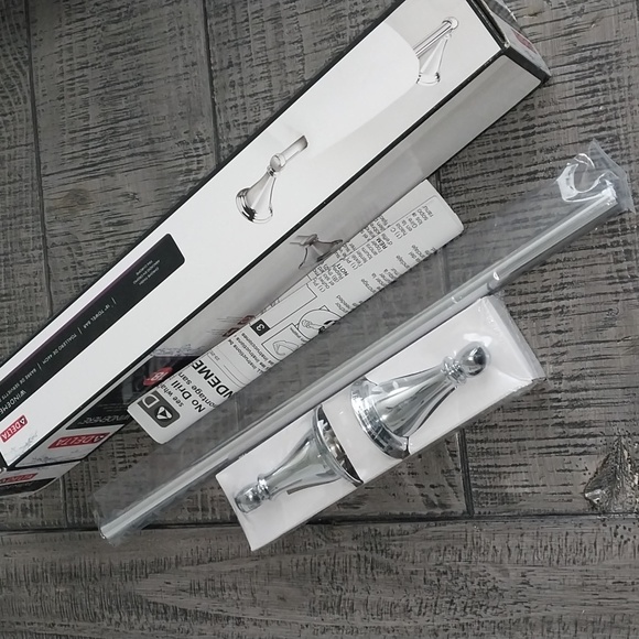 DELTA 18" TOWEL BAR . - Picture 1 of 6